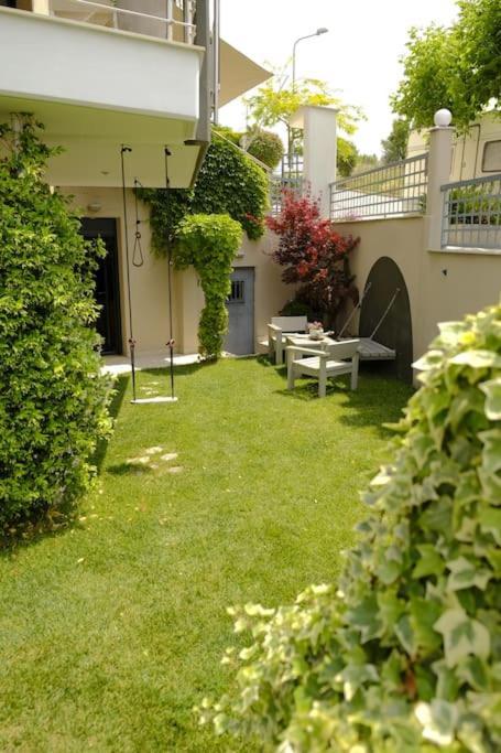 Apartment With Garden In Thessaloniki. Bagian luar foto
