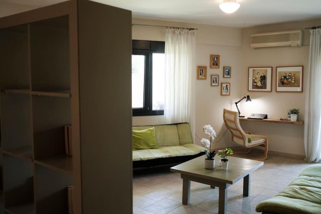 Apartment With Garden In Thessaloniki. Bagian luar foto